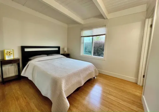 Quiet & Cozy, Walk 2 Shop, Laundry Parking & Patio