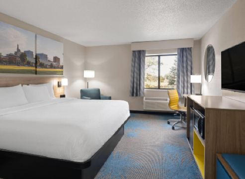 Days Inn by Wyndham Davenport