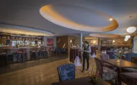 Royal Marine Hotel - bar