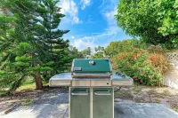 Spacious 4Br Retreat w/ 2 King Suites ~ Heated Saltwater Pool ~ Near Ami/Img!