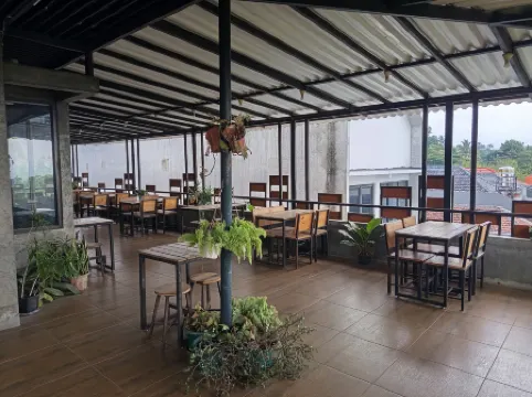 Tulip Guest House & Cafe