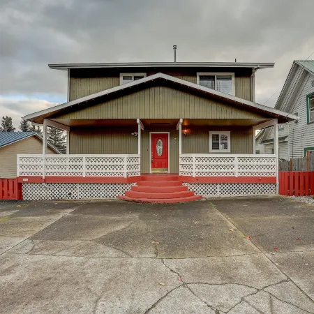 Northern Lights 3 Bedroom Home by RedAwning