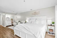 Villa Capriani Condo w/ Direct Beach Access! - Villas