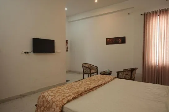 賈吉爾別墅的尼瓦斯