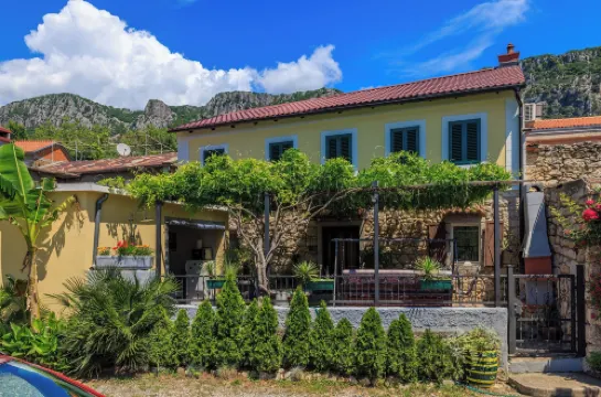House Sevgi