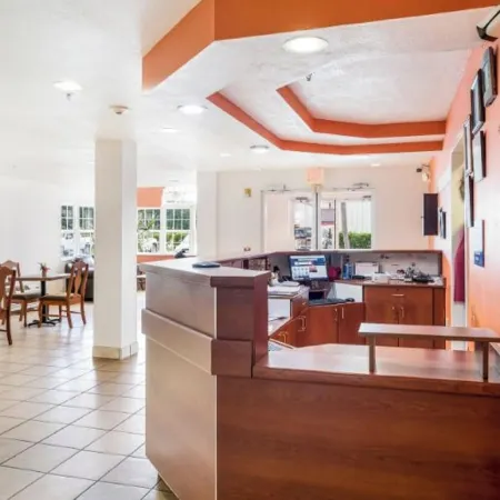 Americas Best Value Inn & Suites Brunswick