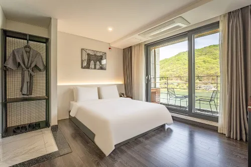 Namyangju Reina Hotel - Parkplatz