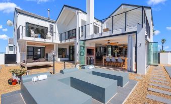 Cest la VIE Beach Villa