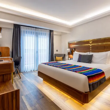 Hay Hotel Alsancak Отели рядом с достопримечательностью «Алсанджак»