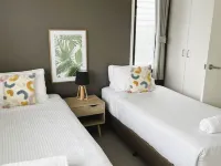 Serenity Diamond Beach Hotels in Old Bar