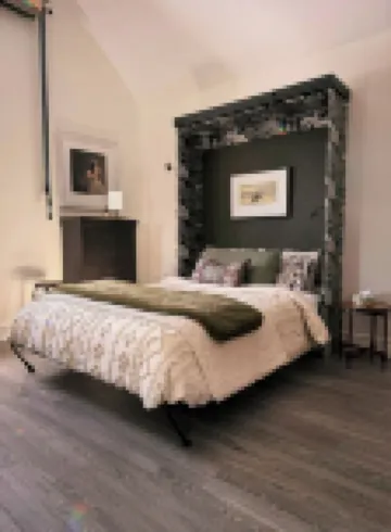 Private Elora Studio in Heart of Elora