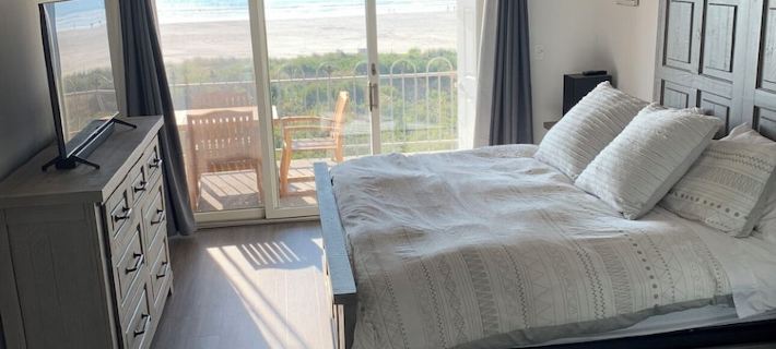 Welcome to Paradise! Breathtaking Ocean Front -Top Floor Condo Hotels in Lower Township