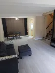 Charming 2-Bedroom House in Central Calgary - บังกะโล