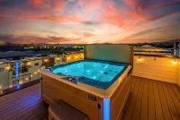 2 Hot Tubs Karaoke Game Room Downtown Nashville