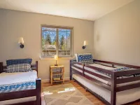 In the Heart of Hailey; Private Pet-friendly 3 Bedroom Home With Garage Hotels in Hailey