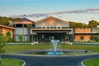 Point Place Casino Hotel - 2-Star