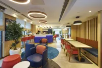 Holiday Inn Express Istanbul - Airport Arnavutkoy by IHG - Bars
