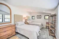 Castle Rock Cottage - Walk to Town! - 4 stjerner