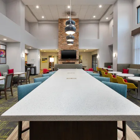 Hampton Inn & Suites St. Cloud
