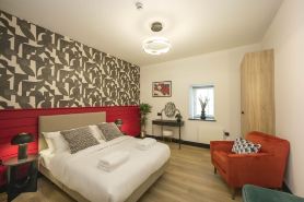 The Sixty 19 Stylish Studios and Apt.