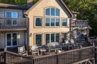 Luxury Lakeview Cabin with Hot Tub and Game Room! - Boutique