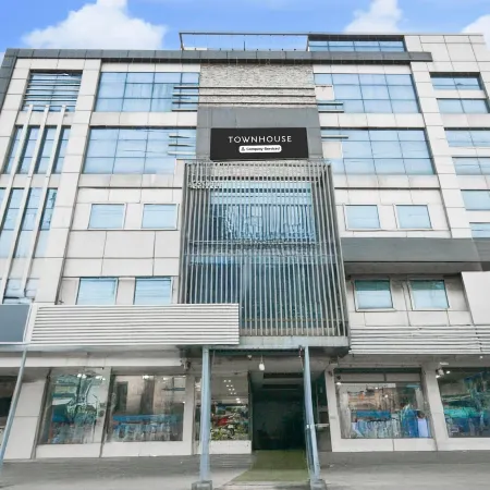 Deluxegrace Complex Отели рядом с достопримечательностью «Конгресс-центр Subham»