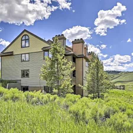 Walk to Ski Lift Mtn-View Granby Ranch Condo