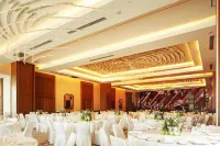 The Renaissance Minsk Congress Hotel and Spa Centre Hotel (f.Renaissance Minsk) - Mountain view