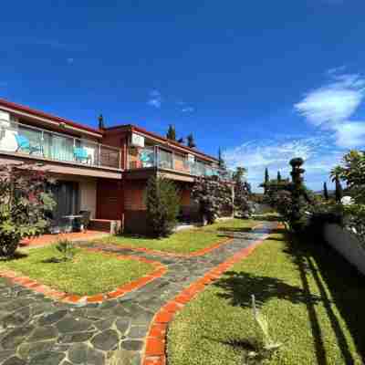 Village Mare Residences Hotel Exterior
