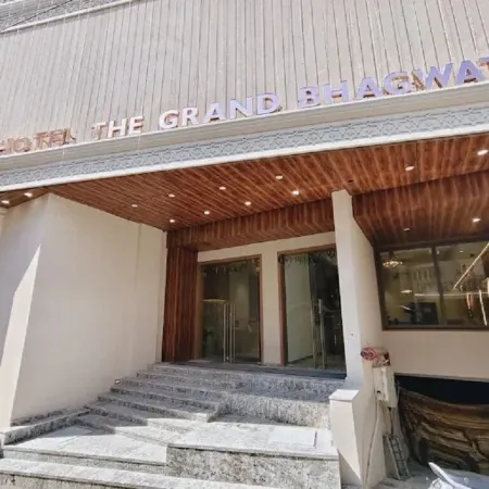 Hotel The Grand Bhagwati