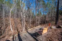 Modern 3-br Townhome w Private Backyard Near RTP -  Casas de vacaciones