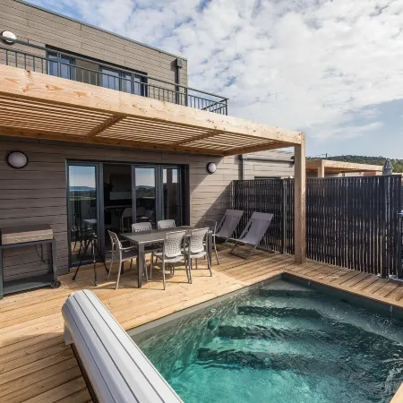 Lecci Villa With Outdoor Pools Отели в г. Леччи