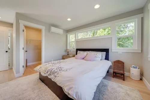 Rooftop Deck + Private Patio! West Seattle Home - Country Houses