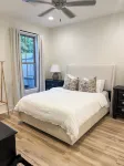 Back To College! 3 Bed Rooms 2.5 Bathroom- College Street near 280
