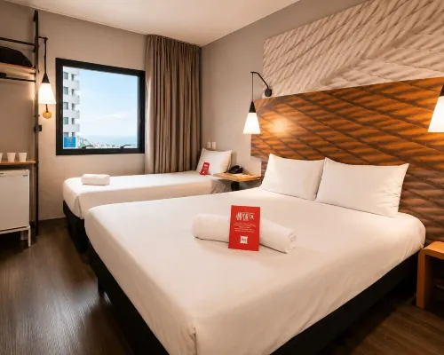 Ibis Santos Gonzaga Praia Hotels near Flags Square