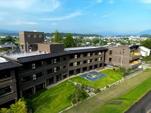 Hitoyoshi Onsen Ryokan Suiranrou - parkir