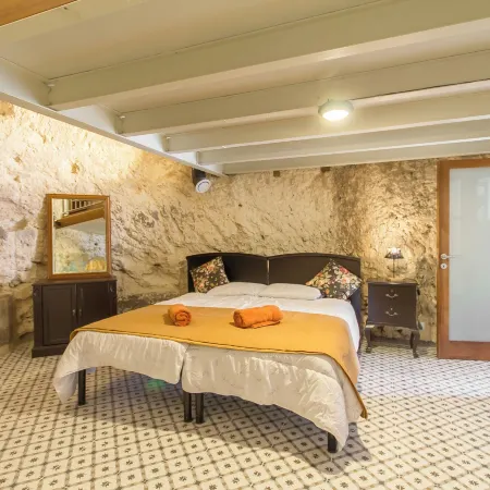 Pleasant Stone House & Jacuzzi St Martin - Happy Rentals