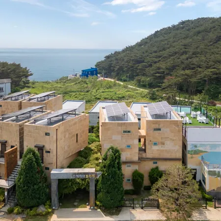 Taean Bohemia Village Pension