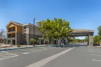 Holiday Inn Express Fallon by IHG - Parkering