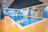 Golden Tulip Buraidah - Pools