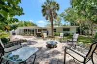 Coastal Home w Hot Tub Firepit and Music Lounge - Wi-Fi