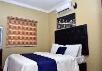 Luxurious Awoyaya Apartment With Private Pool and Garden - Condos