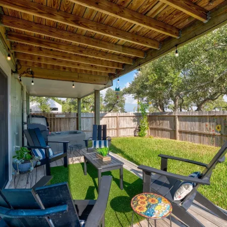 Cozy Private Retreat Hot Tub BBQ Grill Yard