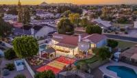 Sleeps 19 Pool Sport Court Putt Putt Gym - Homestays