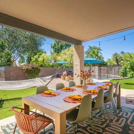Desert Daze A Fun-filled 5BR Retreat Sleeps 12