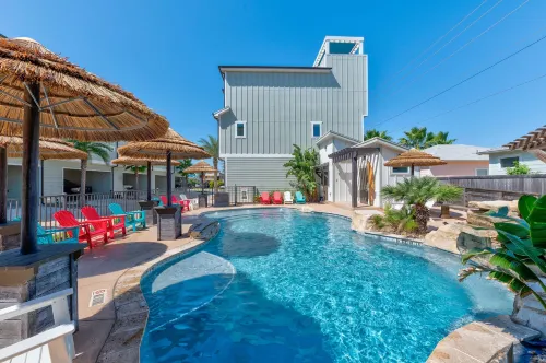 Spacious Townhouse Walk to Beach Resort Pool - Apartments