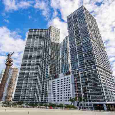 Icon Building - Brickell Miami - We Host Hotel Exterior