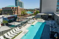 Omni Tempe Hotel at ASU - مسبح