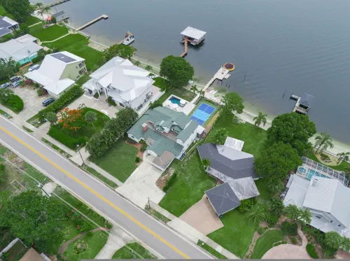 Luxe Lakefront w Pool Pickleball Private Dock - Wifi