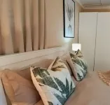 Private cottage, sleeps 2, perfect for work & play - Mountain view